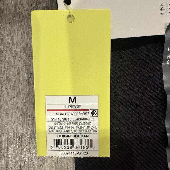 All In Motion Black High Rise 6” Shorts Ribbed Moisture Wicking Reg Fit Size M - Picture 4 of 5